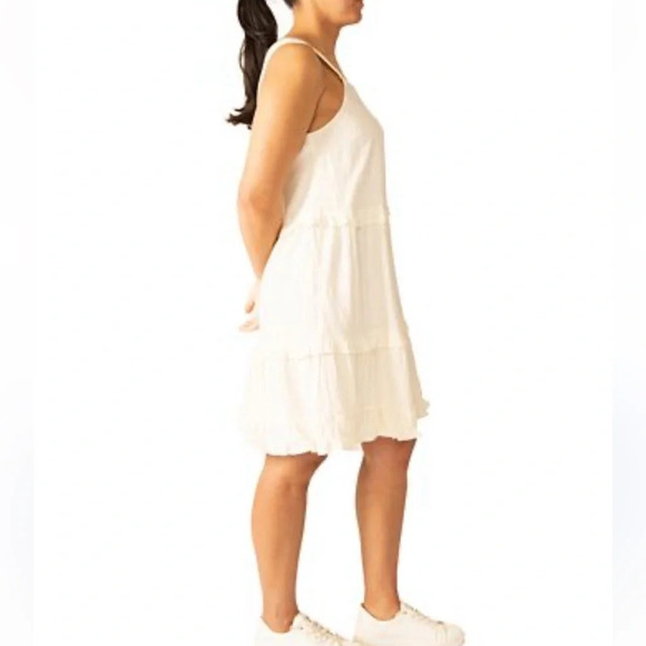 Black Tape_ Dresses & Skirts - Black Tape Tiered Ruffled Sleeveless Dress petite large cream beige